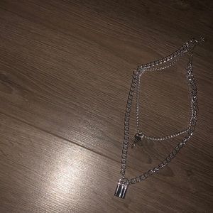 Super cute chain necklace!!